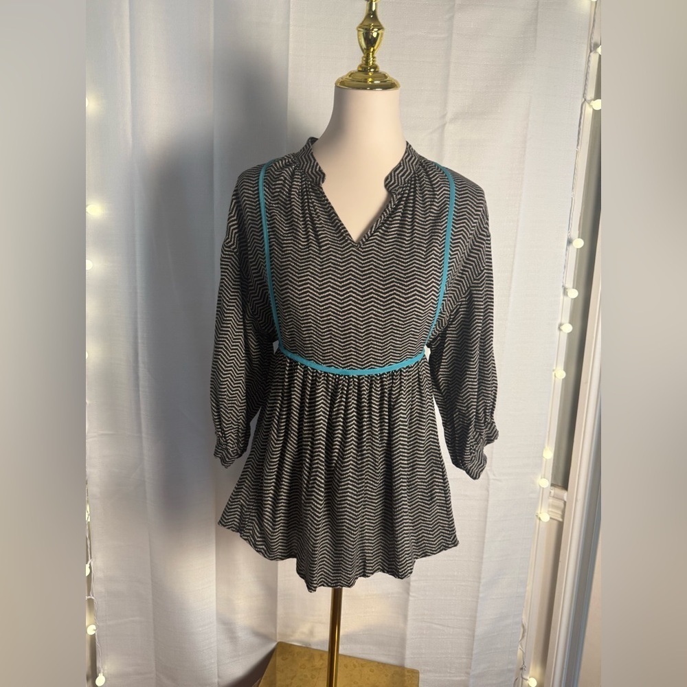 THML Gray and Blue Pleated 3/4 Sleeve Blouse